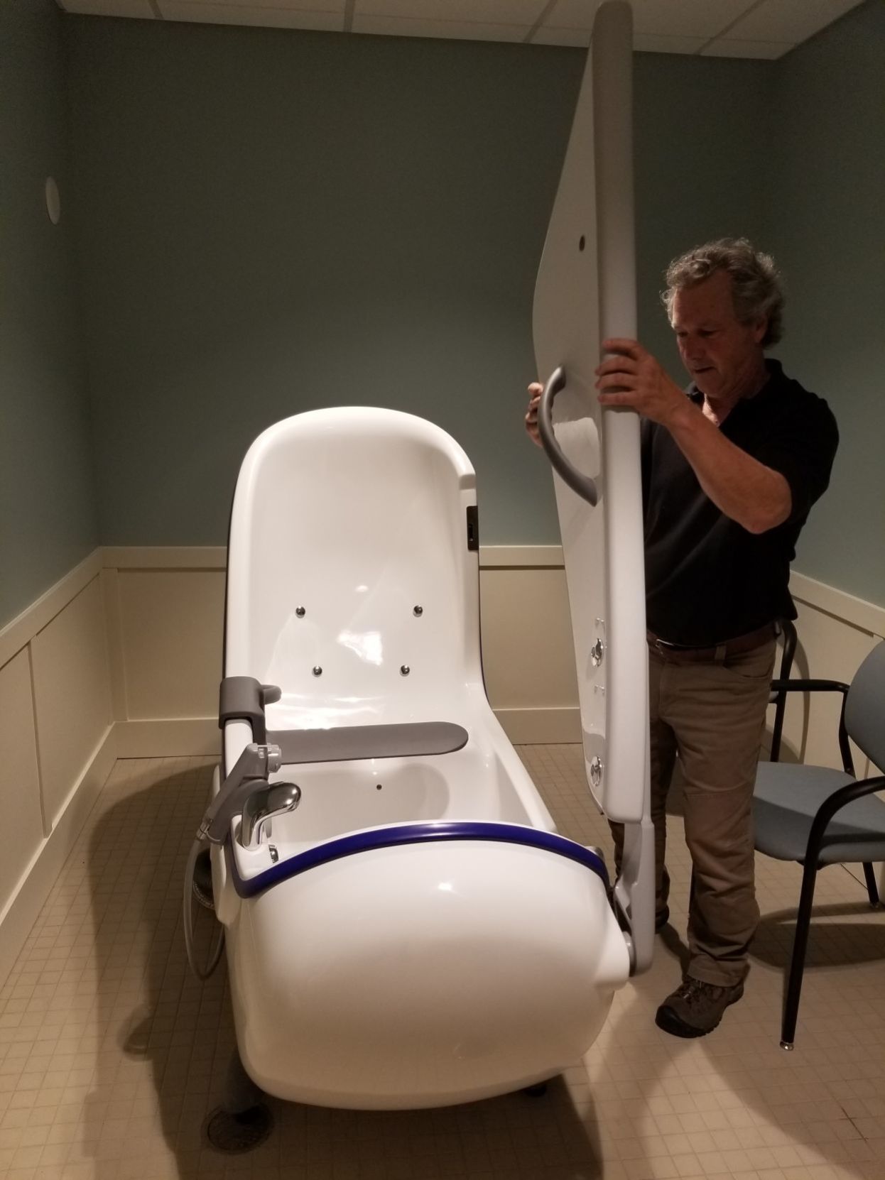 Dementia tub